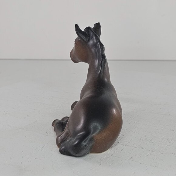 Beswick England Foal Figurine Lying Down Bay Matte *Chipped Ear* - Picture 7 of 9
